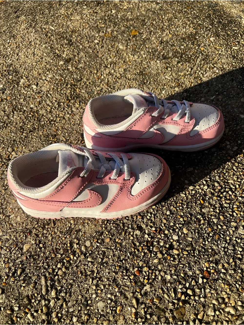 Kids Pink and White Toddler Dunks (10)